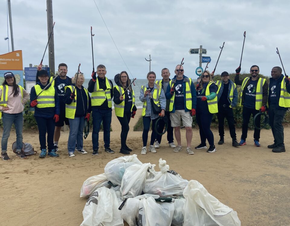 sam jackson leads beach clean at botany bay